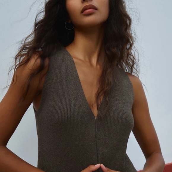 Commense Main Character Rib Sweater Vest - Picture 3 of 4